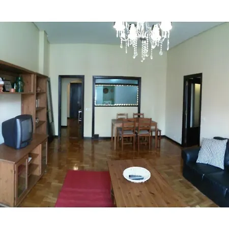 Modern In Near Beach *